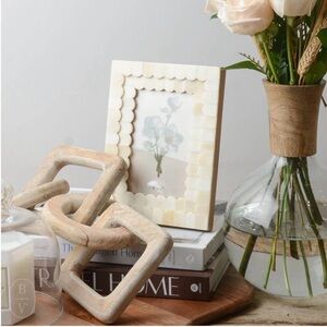 Creative Co-Op Mansour Ivory Scalloped Picture Frame Holds 4” X 6” Photo
